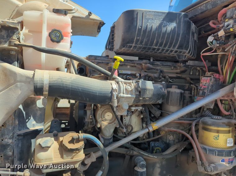 image for item NZ9429 2013 Freightliner  Coranado semi truck