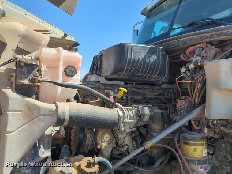 image for item NZ9429 2013 Freightliner  Coranado semi truck