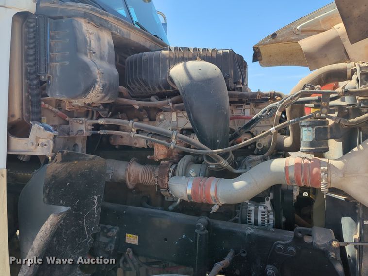 image for item NZ9429 2013 Freightliner  Coranado semi truck