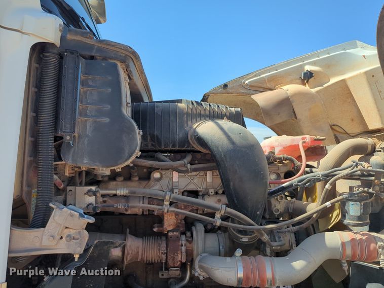 image for item NZ9429 2013 Freightliner  Coranado semi truck