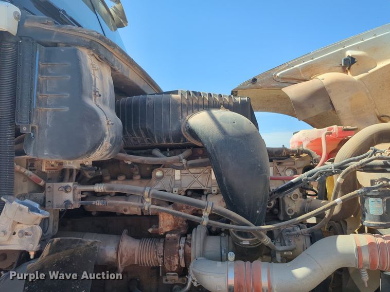 image for item NZ9429 2013 Freightliner  Coranado semi truck