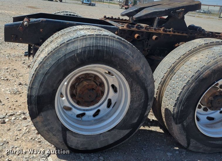 image for item NZ9429 2013 Freightliner  Coranado semi truck