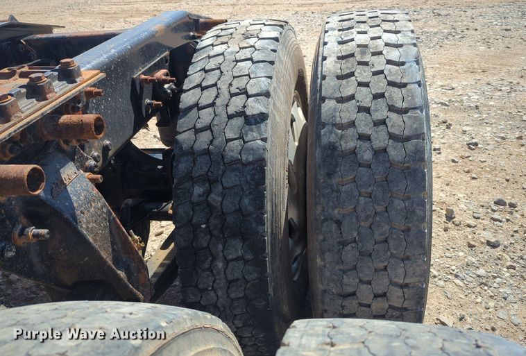 image for item NZ9429 2013 Freightliner  Coranado semi truck