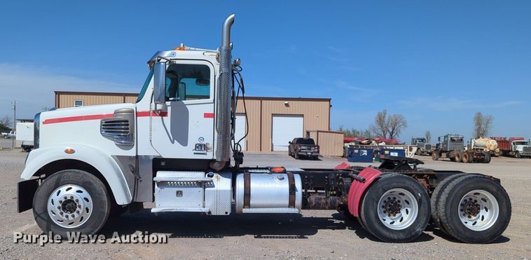 image for item NZ9430 2013 Freightliner Coronado semi truck