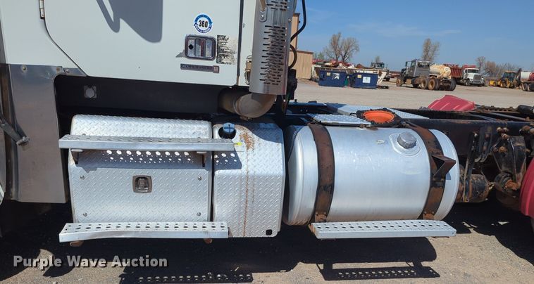 image for item NZ9430 2013 Freightliner Coronado semi truck