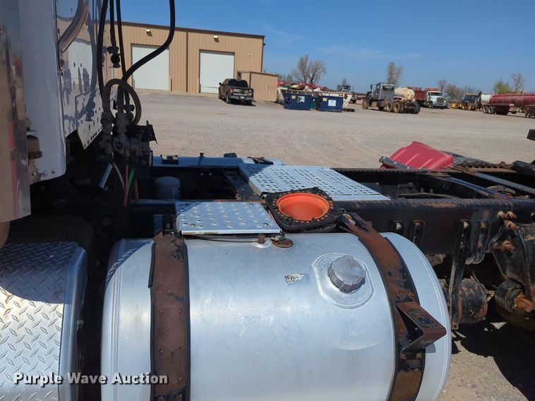 image for item NZ9430 2013 Freightliner Coronado semi truck