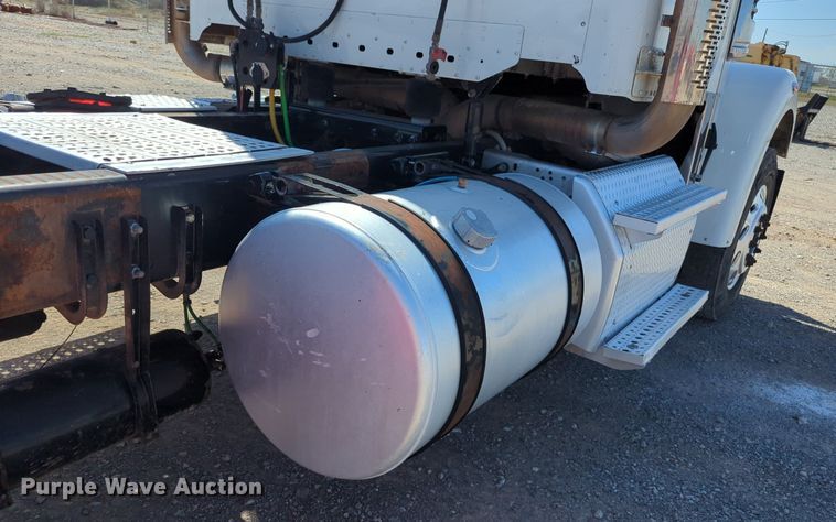 image for item NZ9430 2013 Freightliner Coronado semi truck