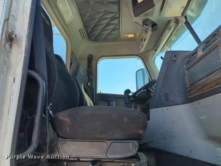 image for item NZ9430 2013 Freightliner Coronado semi truck