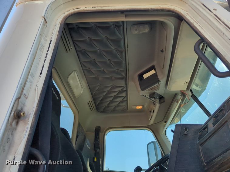 image for item NZ9430 2013 Freightliner Coronado semi truck