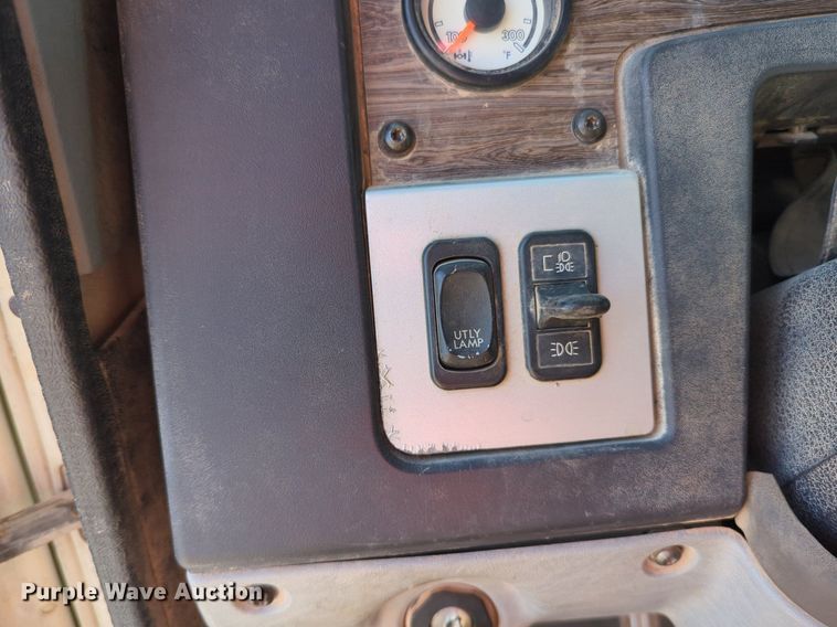 image for item NZ9430 2013 Freightliner Coronado semi truck