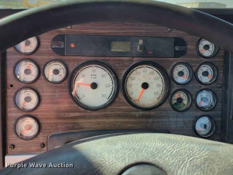 image for item NZ9430 2013 Freightliner Coronado semi truck