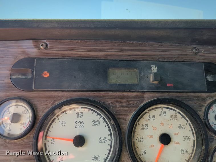 image for item NZ9430 2013 Freightliner Coronado semi truck