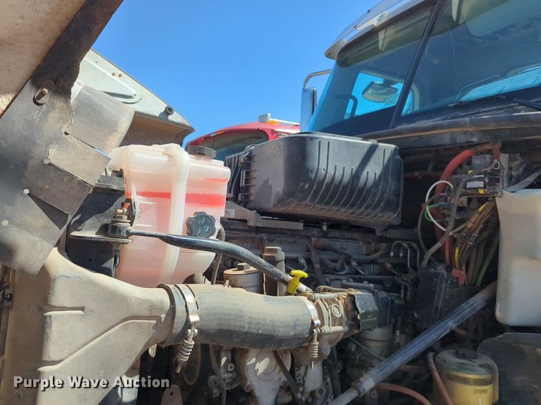 image for item NZ9430 2013 Freightliner Coronado semi truck