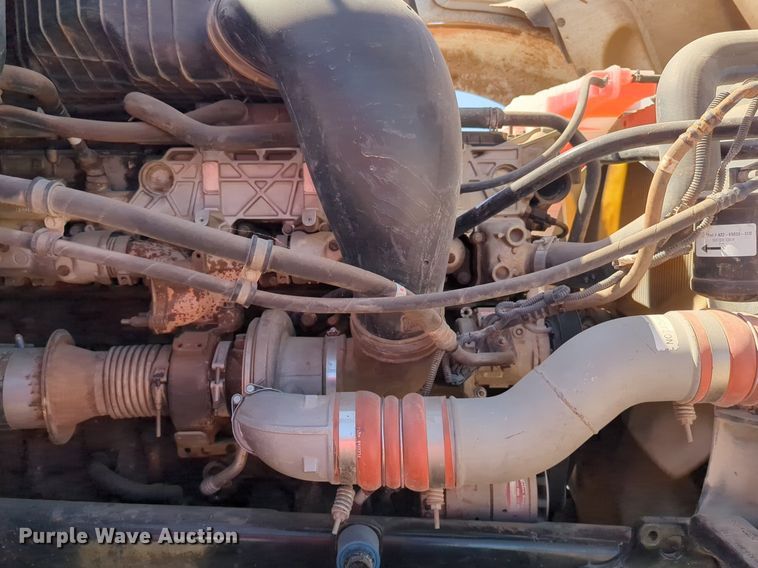 image for item NZ9430 2013 Freightliner Coronado semi truck