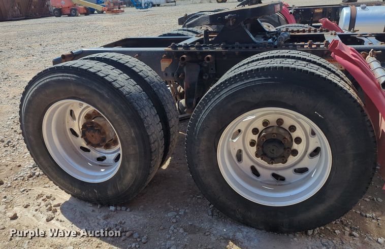 image for item NZ9430 2013 Freightliner Coronado semi truck