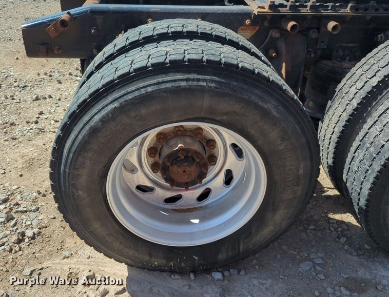 image for item NZ9430 2013 Freightliner Coronado semi truck