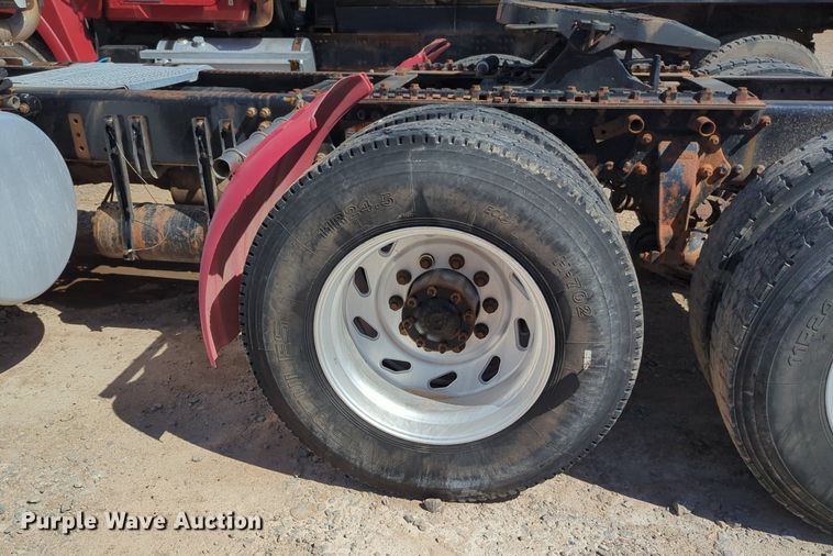 image for item NZ9430 2013 Freightliner Coronado semi truck