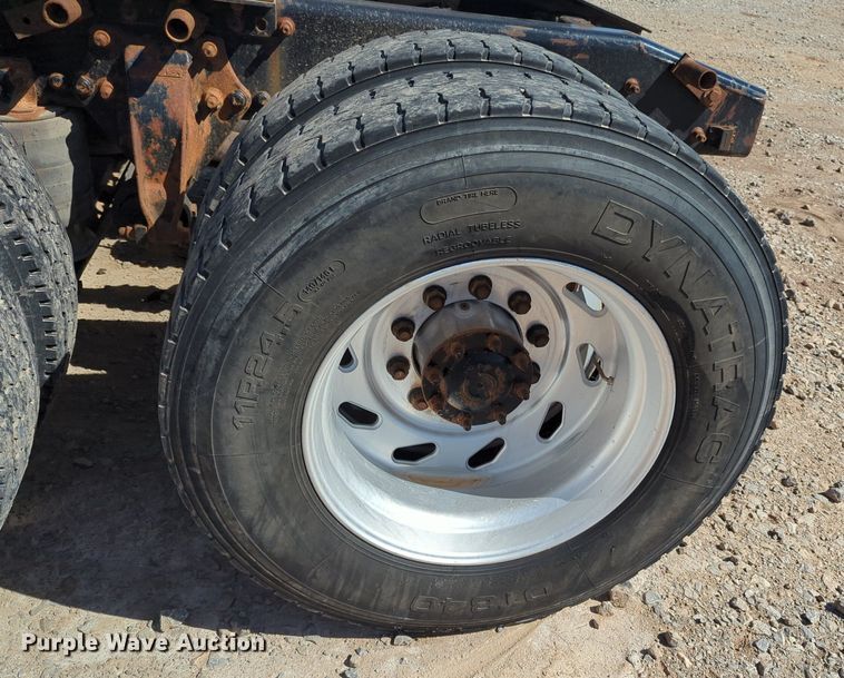 image for item NZ9430 2013 Freightliner Coronado semi truck