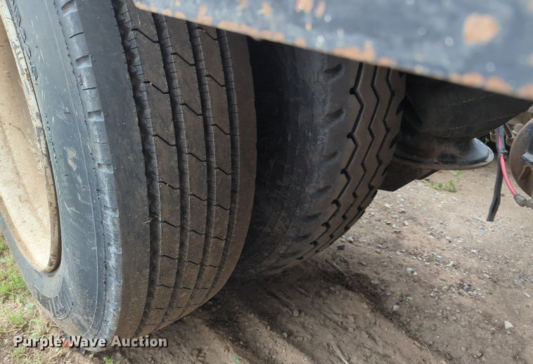 image for item NZ9568 2015 XL Specialized Trailers XL 110 HDG lowboy equipment trailer