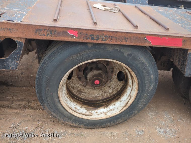 image for item NZ9568 2015 XL Specialized Trailers XL 110 HDG lowboy equipment trailer