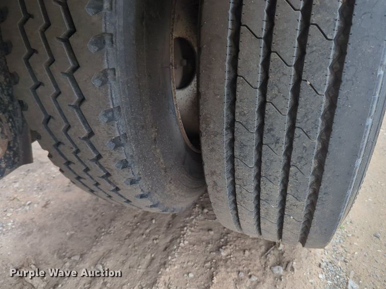 image for item NZ9568 2015 XL Specialized Trailers XL 110 HDG lowboy equipment trailer