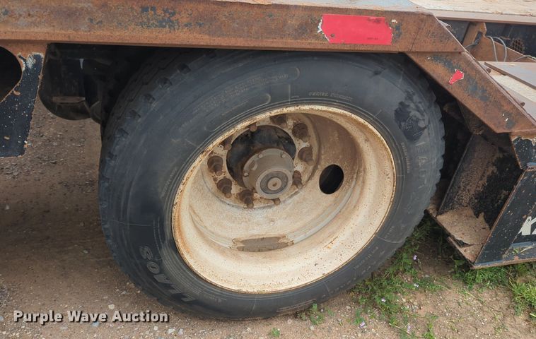 image for item NZ9568 2015 XL Specialized Trailers XL 110 HDG lowboy equipment trailer