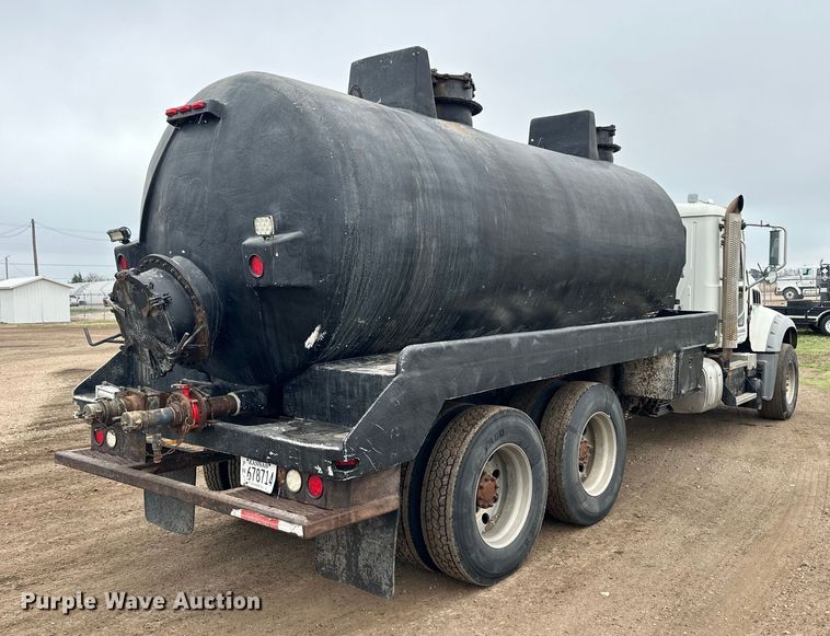 image for item OE9078 2012 Mack GU713 Granite vacuum truck