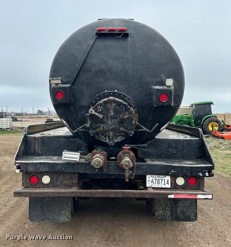 image for item OE9078 2012 Mack GU713 Granite vacuum truck