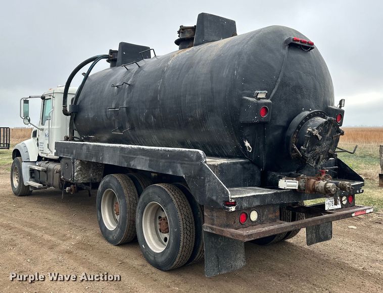 image for item OE9078 2012 Mack GU713 Granite vacuum truck