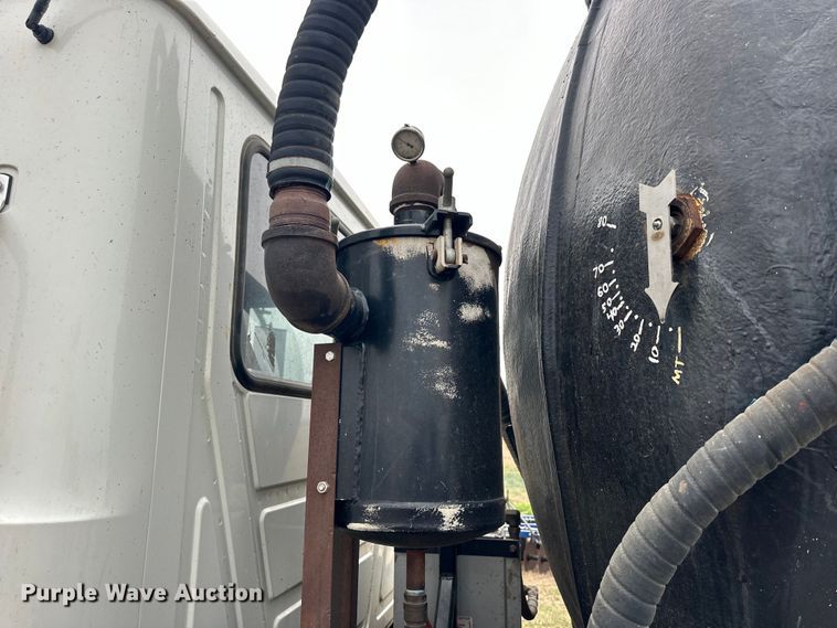 image for item OE9078 2012 Mack GU713 Granite vacuum truck