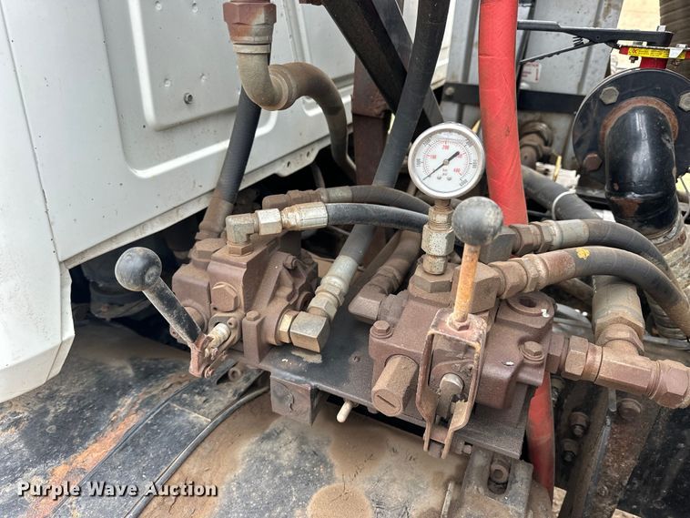 image for item OE9078 2012 Mack GU713 Granite vacuum truck