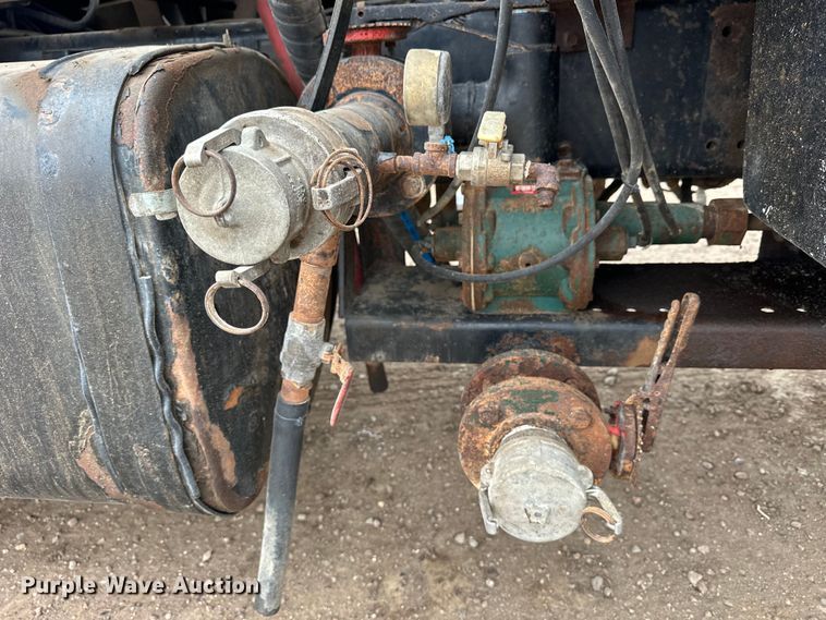 image for item OE9078 2012 Mack GU713 Granite vacuum truck