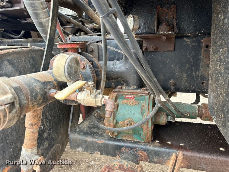 image for item OE9078 2012 Mack GU713 Granite vacuum truck