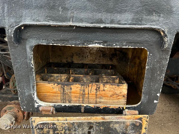 image for item OE9078 2012 Mack GU713 Granite vacuum truck