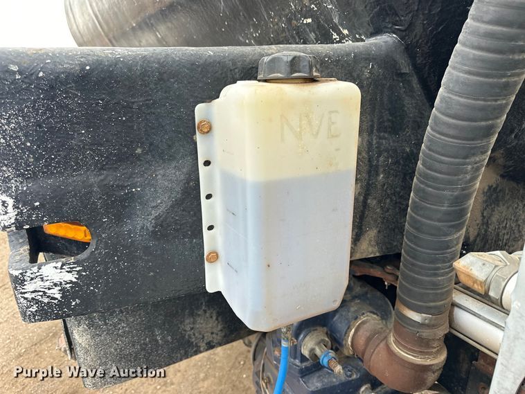 image for item OE9078 2012 Mack GU713 Granite vacuum truck