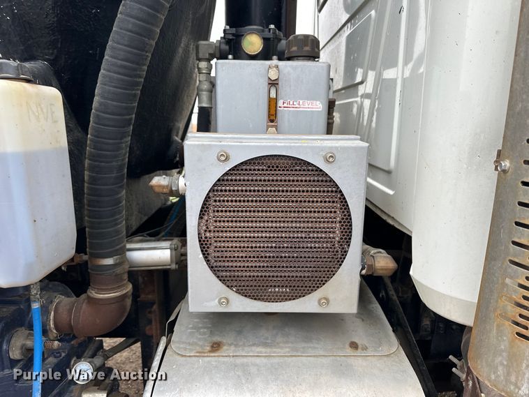 image for item OE9078 2012 Mack GU713 Granite vacuum truck