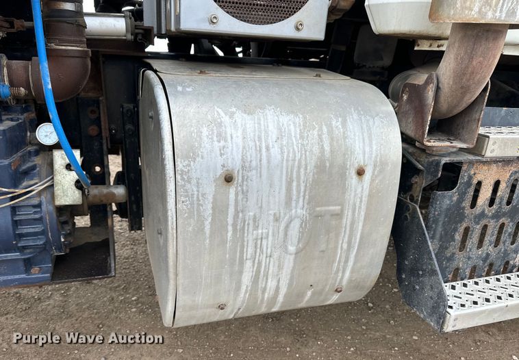 image for item OE9078 2012 Mack GU713 Granite vacuum truck