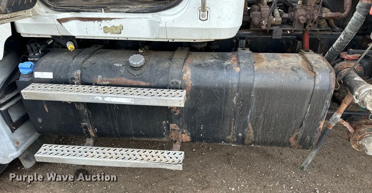 image for item OE9078 2012 Mack GU713 Granite vacuum truck