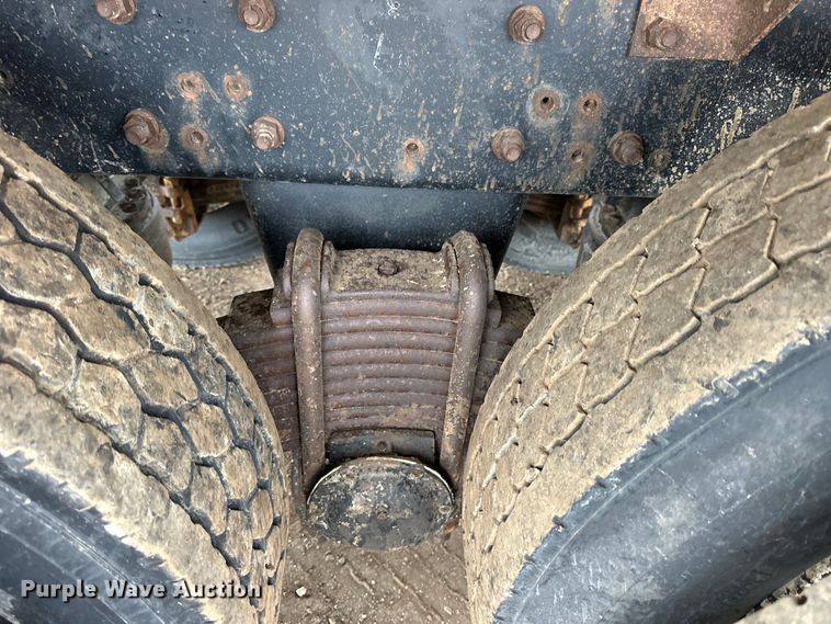 image for item OE9078 2012 Mack GU713 Granite vacuum truck