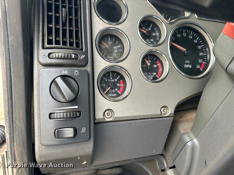 image for item OE9078 2012 Mack GU713 Granite vacuum truck