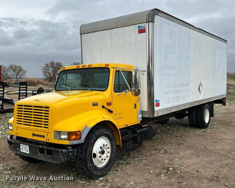 image for item OE9101 1998 International  4900 box truck