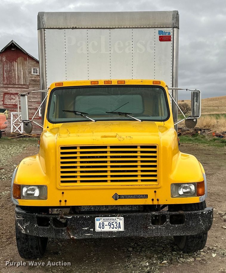 image for item OE9101 1998 International  4900 box truck