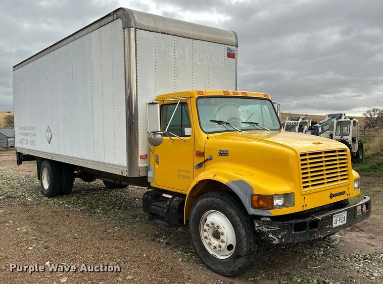image for item OE9101 1998 International  4900 box truck