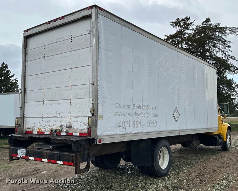 image for item OE9101 1998 International  4900 box truck