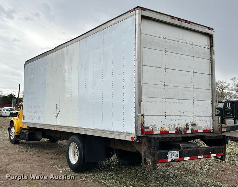 image for item OE9101 1998 International  4900 box truck