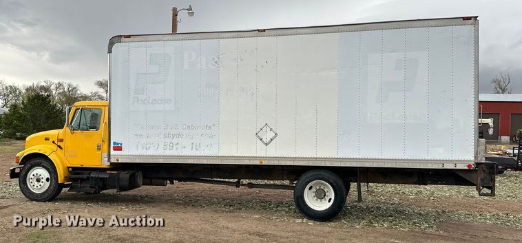 image for item OE9101 1998 International  4900 box truck