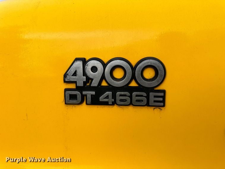 image for item OE9101 1998 International  4900 box truck