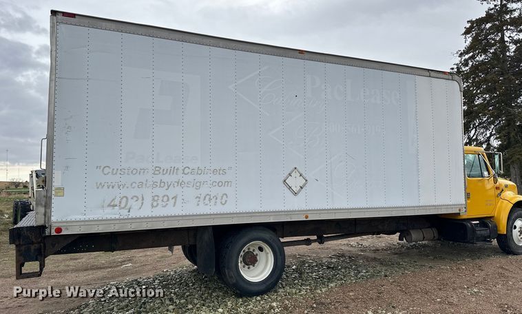 image for item OE9101 1998 International  4900 box truck