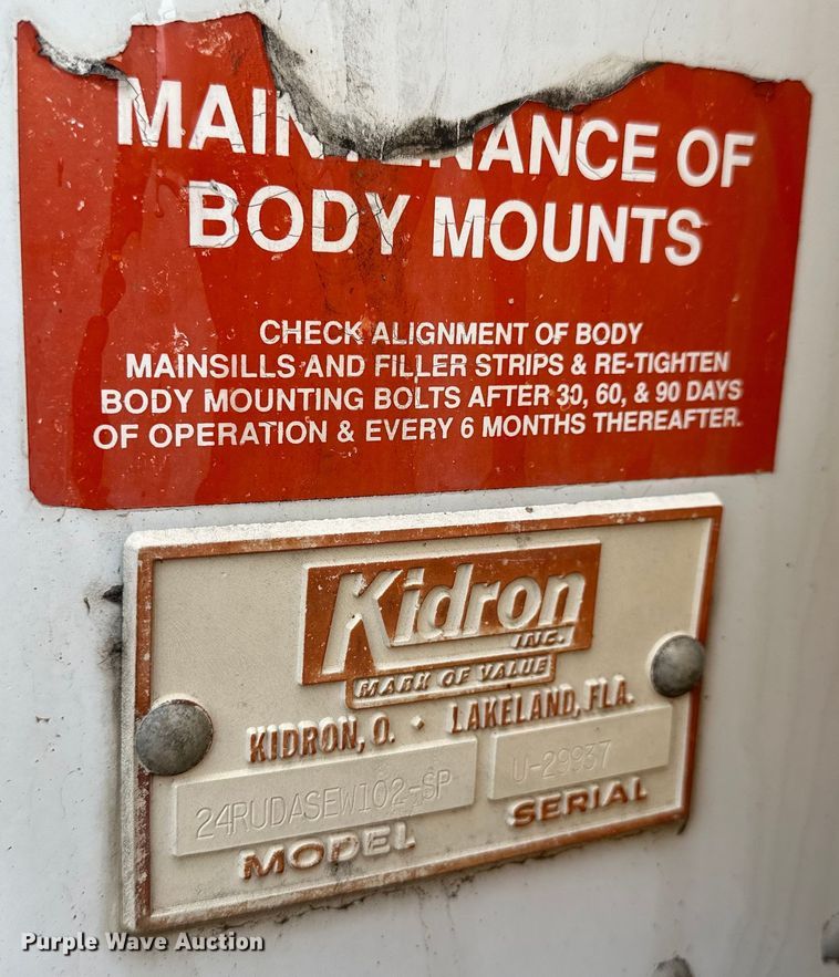 image for item OE9101 1998 International  4900 box truck