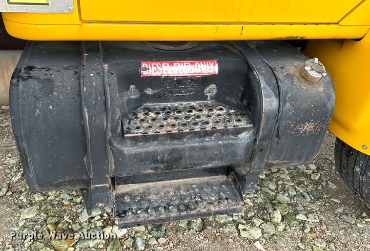 image for item OE9101 1998 International  4900 box truck